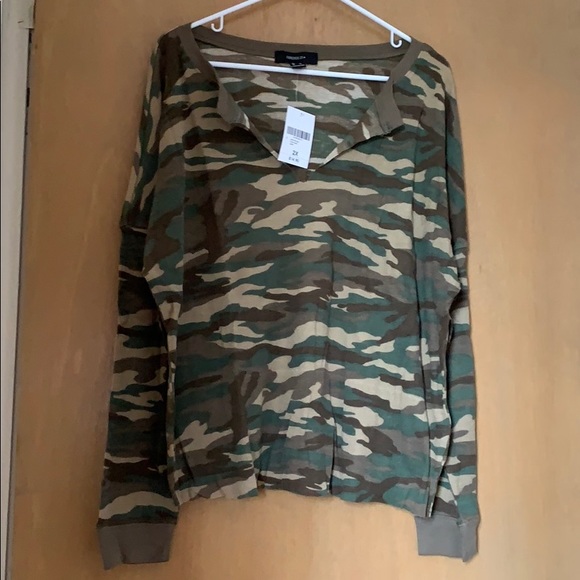 Forever 21+ Camo Thermal Top - Picture 1 of 7